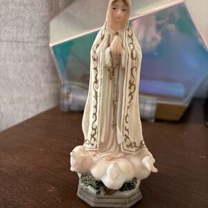 Lady of Fatima / Religious Statue